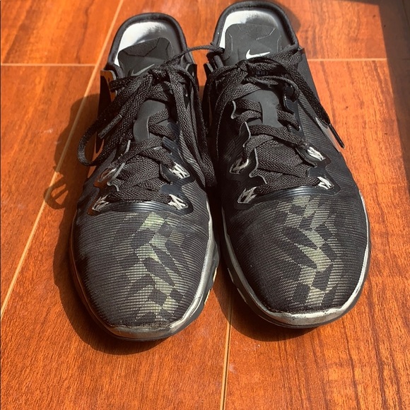 Nike Shoes - Nike Free TR Fit 5 Women Black Sneakers size 7.5